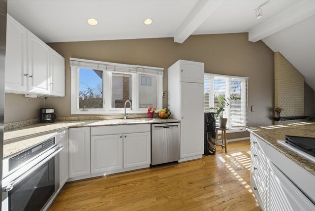 5721 Vial Parkway, La Grange Highlands, IL 60525