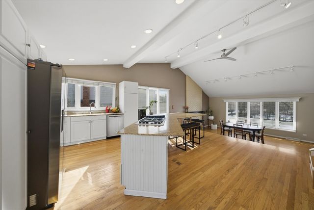 5721 Vial Parkway, La Grange Highlands, IL 60525