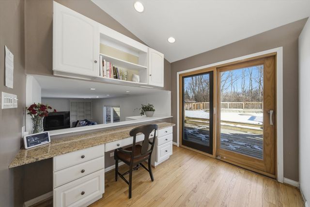 5721 Vial Parkway, La Grange Highlands, IL 60525