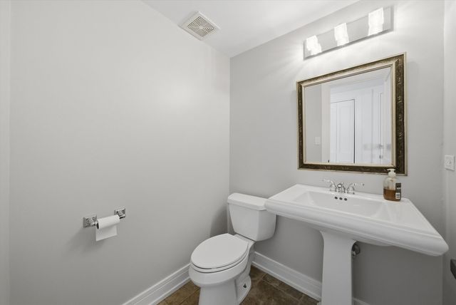 5721 Vial Parkway, La Grange Highlands, IL 60525