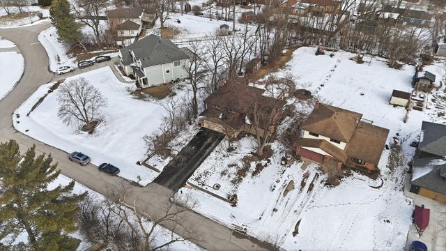 5721 Vial Parkway, La Grange Highlands, IL 60525