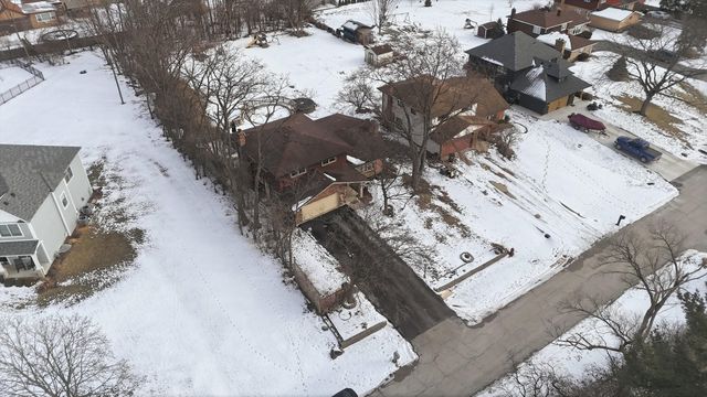 5721 Vial Parkway, La Grange Highlands, IL 60525