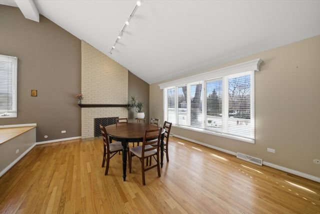 5721 Vial Parkway, La Grange Highlands, IL 60525