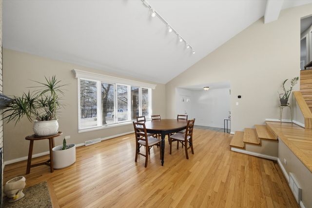 5721 Vial Parkway, La Grange Highlands, IL 60525