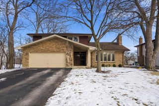 5721 Vial Parkway, La Grange Highlands, IL 60525