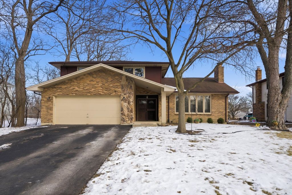 5721 Vial Parkway, La Grange Highlands, IL 60525