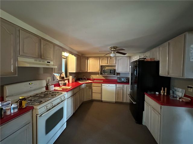 1104 Cherry St, Latrobe, PA 15650