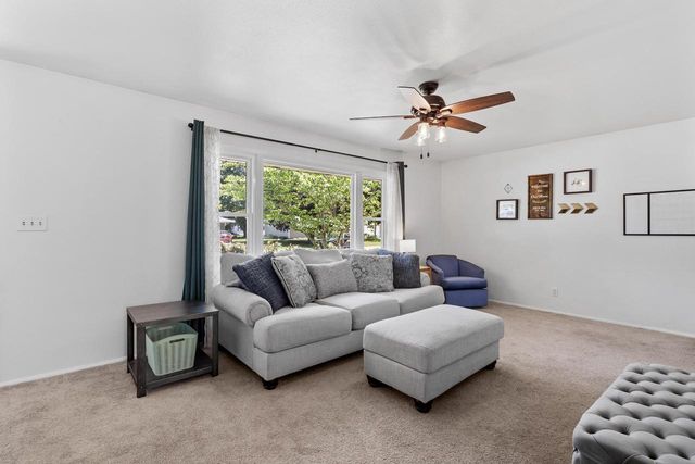 21 Crestwood DRIVE, Elkhart Lake, WI 53020