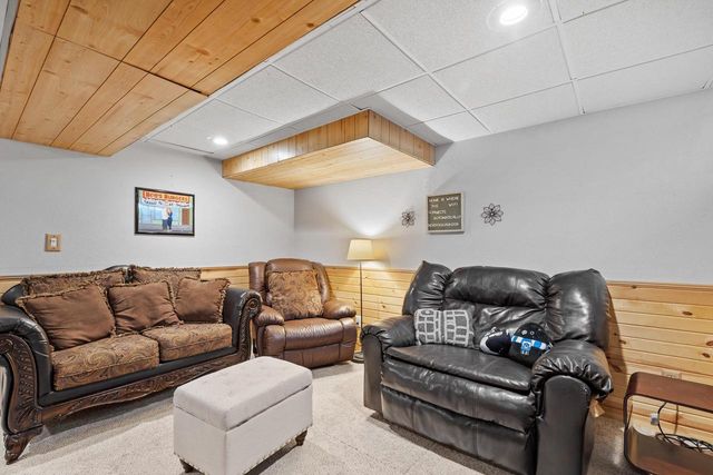 21 Crestwood DRIVE, Elkhart Lake, WI 53020