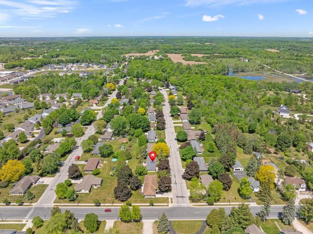 21 Crestwood DRIVE, Elkhart Lake, WI 53020
