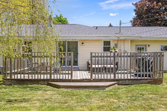 21 Crestwood DRIVE, Elkhart Lake, WI 53020