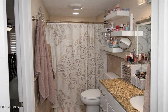 8318 W TURNEY Avenue, Phoenix, AZ 85037