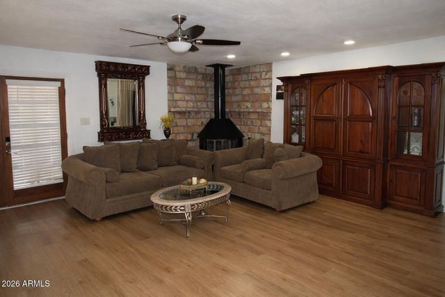 8318 W TURNEY Avenue, Phoenix, AZ 85037