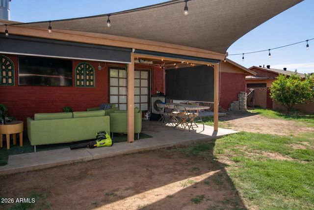 8318 W TURNEY Avenue, Phoenix, AZ 85037