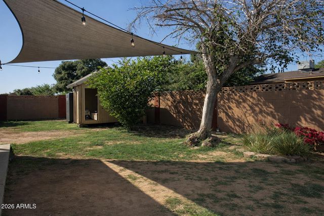 8318 W TURNEY Avenue, Phoenix, AZ 85037