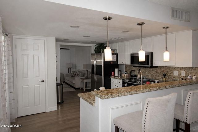 8318 W TURNEY Avenue, Phoenix, AZ 85037