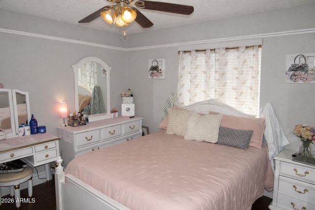8318 W TURNEY Avenue, Phoenix, AZ 85037