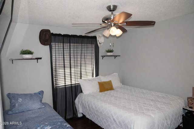 8318 W TURNEY Avenue, Phoenix, AZ 85037