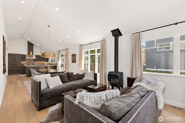 5932 California Avenue SW, Seattle, WA 98136