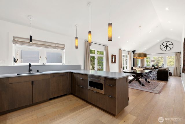 5932 California Avenue SW, Seattle, WA 98136