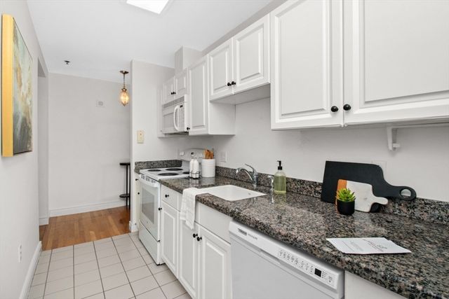 10 Charlesgate E 302, Boston, MA 02215