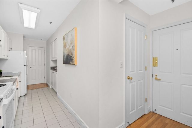 10 Charlesgate E 302, Boston, MA 02215