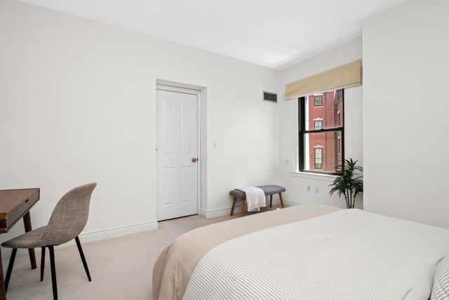 10 Charlesgate E 302, Boston, MA 02215