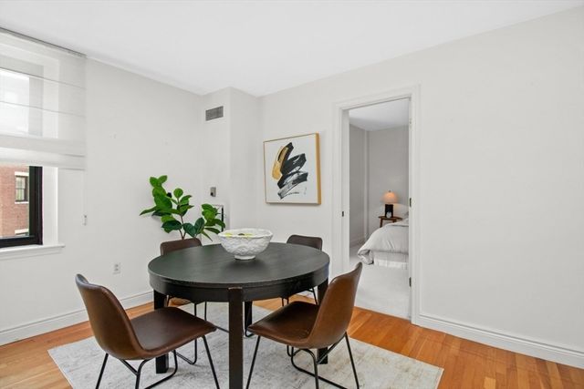 10 Charlesgate E 302, Boston, MA 02215