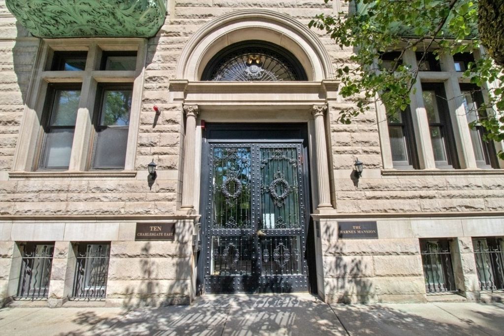 10 Charlesgate E 302, Boston, MA 02215