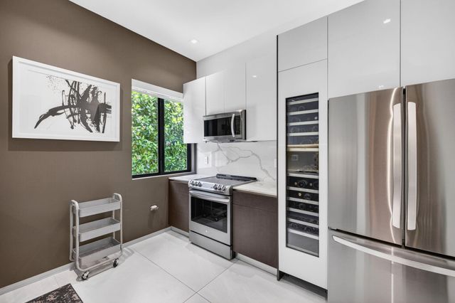 1529 Middle River Drive, Fort Lauderdale, FL 33304