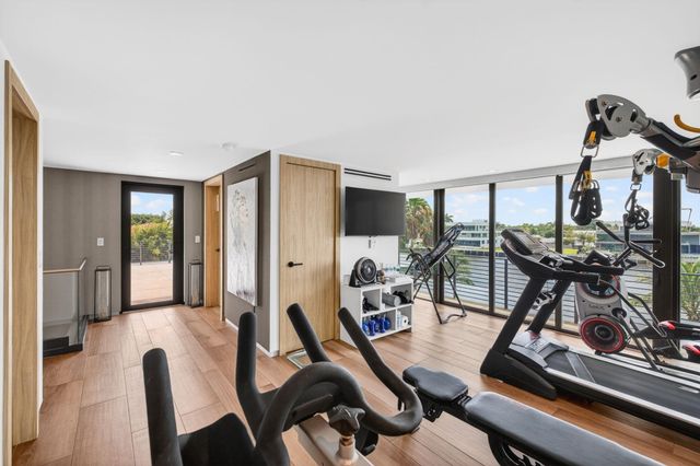 1529 Middle River Drive, Fort Lauderdale, FL 33304