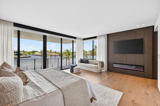 1529 Middle River Drive, Fort Lauderdale, FL 33304