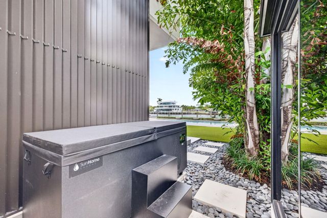 1529 Middle River Drive, Fort Lauderdale, FL 33304