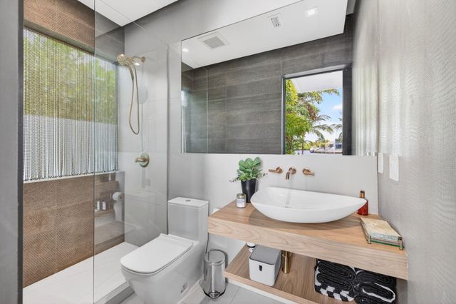 1529 Middle River Drive, Fort Lauderdale, FL 33304