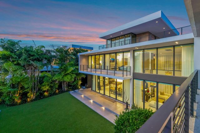 1529 Middle River Drive, Fort Lauderdale, FL 33304