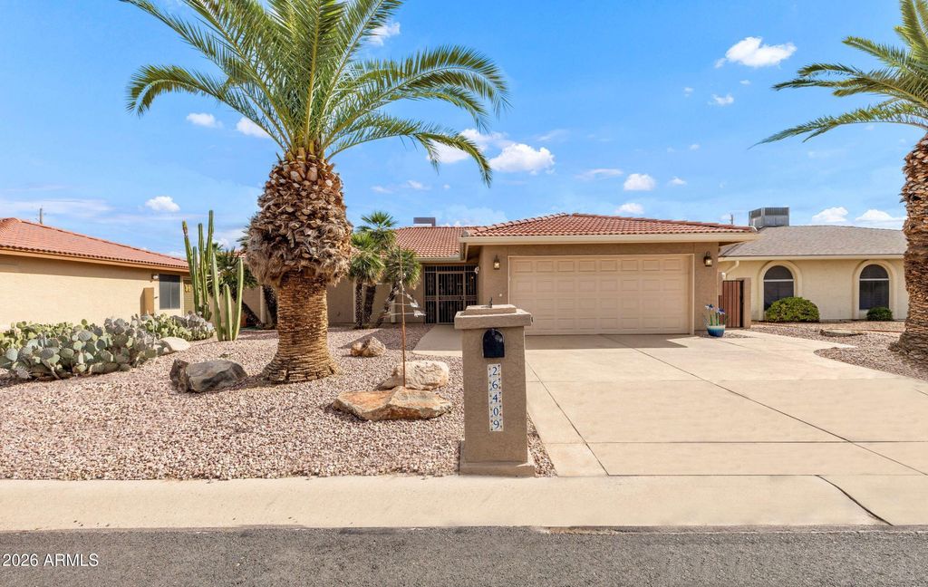 Image 2 of property listing at 26409 S SADDLETREE Drive, Sun Lakes, AZ 85248