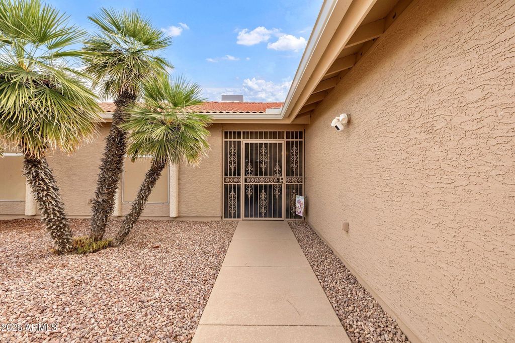 Image 6 of property listing at 26409 S SADDLETREE Drive, Sun Lakes, AZ 85248