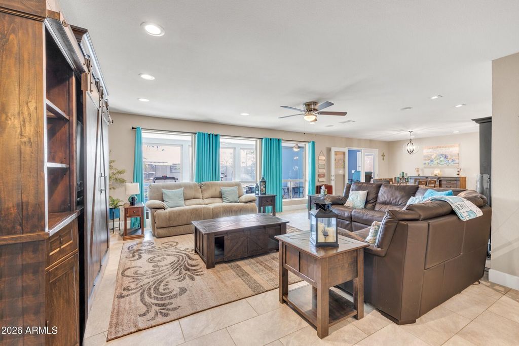 Image 9 of property listing at 26409 S SADDLETREE Drive, Sun Lakes, AZ 85248