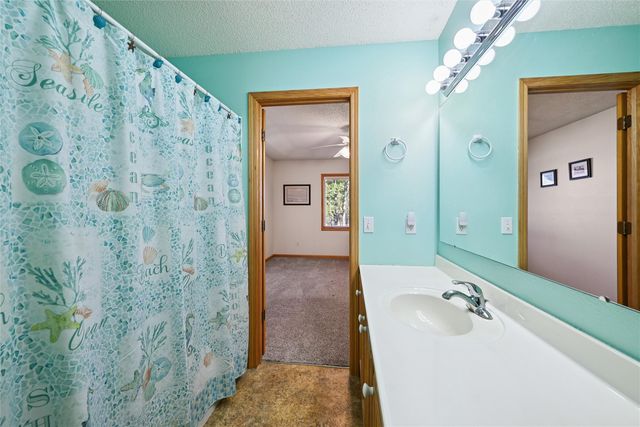 1008 Doubletree Court NE, Cedar Rapids, IA 52402