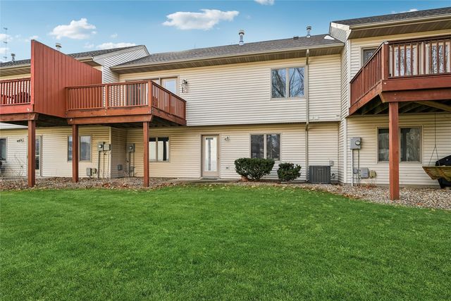 1008 Doubletree Court NE, Cedar Rapids, IA 52402