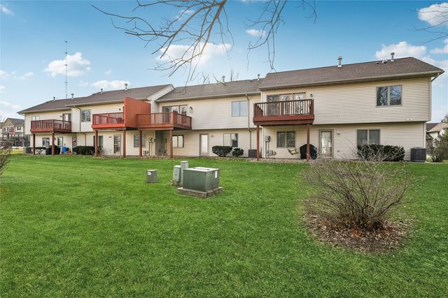 1008 Doubletree Court NE, Cedar Rapids, IA 52402