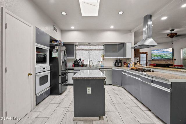 540 SPRING CREST Drive, El Paso, TX 79912