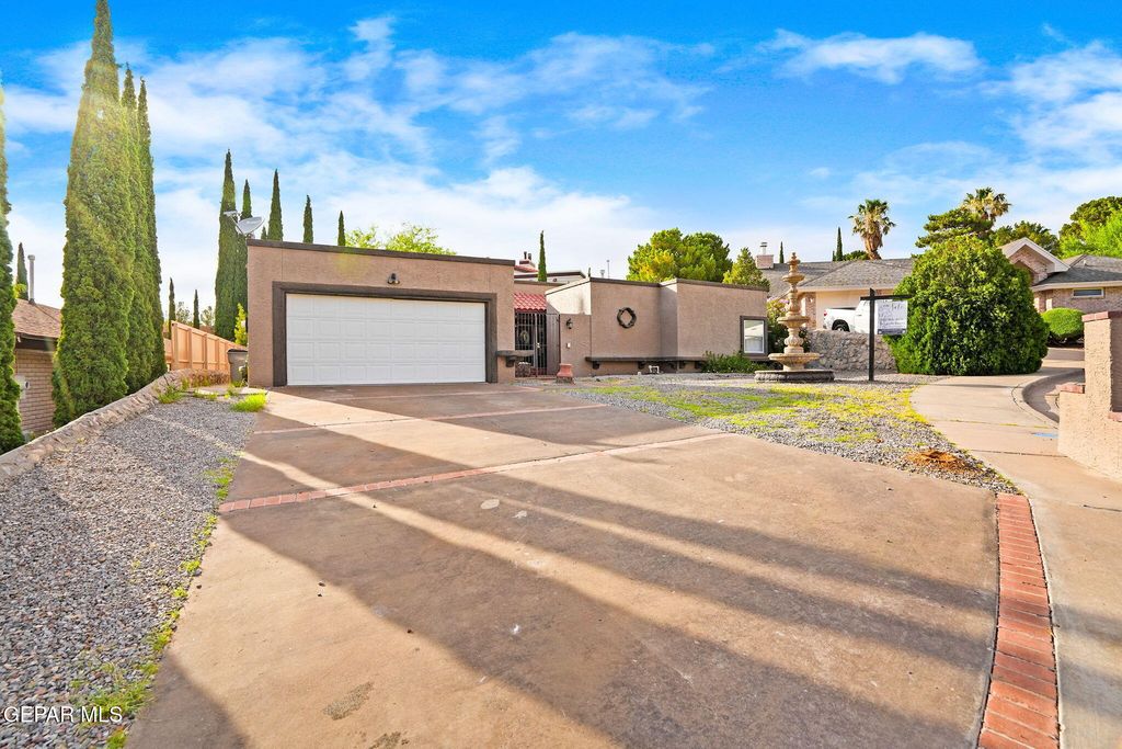 540 SPRING CREST Drive, El Paso, TX 79912