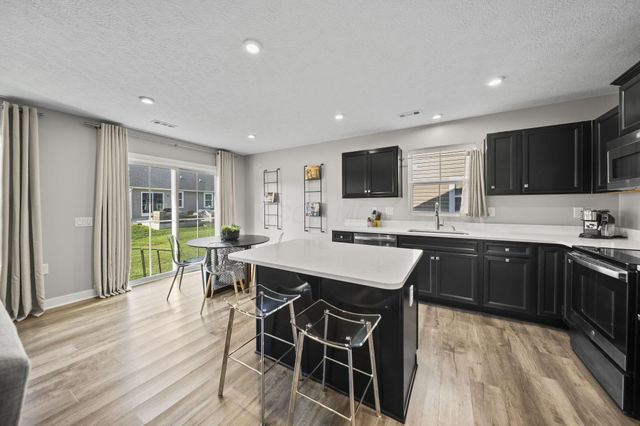 2401 Mcclouds Square, Marysville, OH 43040