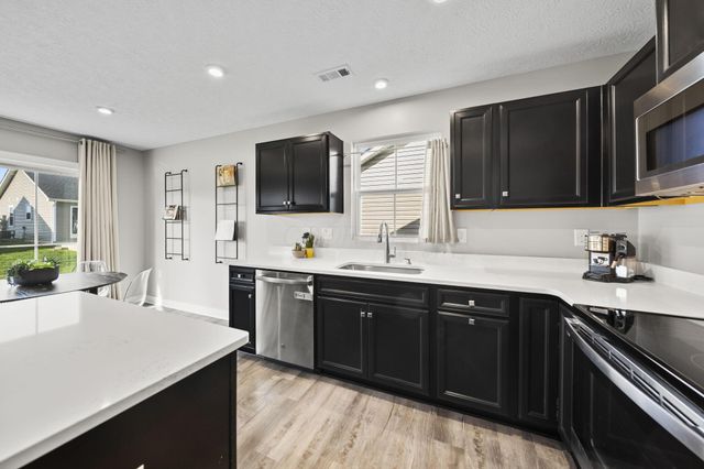 2401 Mcclouds Square, Marysville, OH 43040