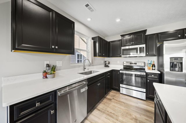 2401 Mcclouds Square, Marysville, OH 43040