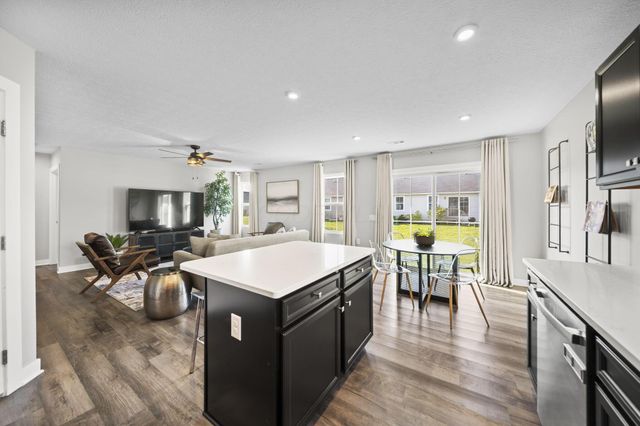 2401 Mcclouds Square, Marysville, OH 43040
