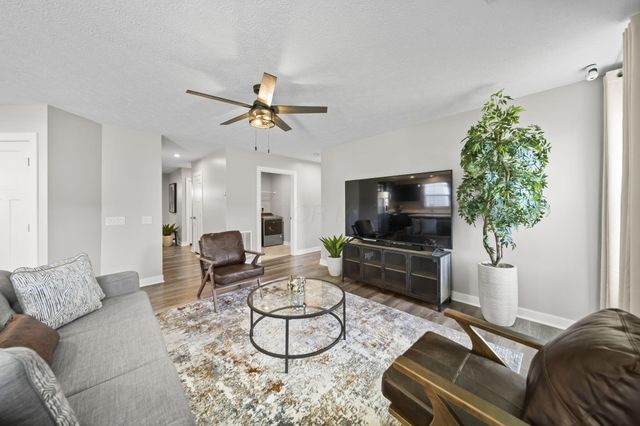 2401 Mcclouds Square, Marysville, OH 43040