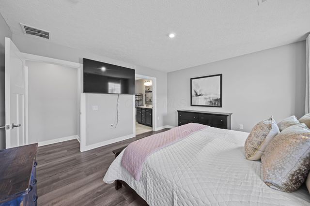 2401 Mcclouds Square, Marysville, OH 43040