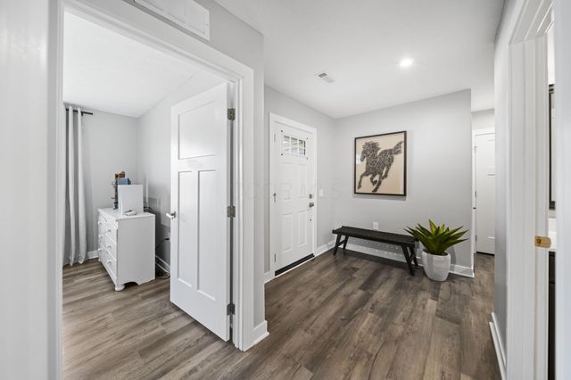 2401 Mcclouds Square, Marysville, OH 43040
